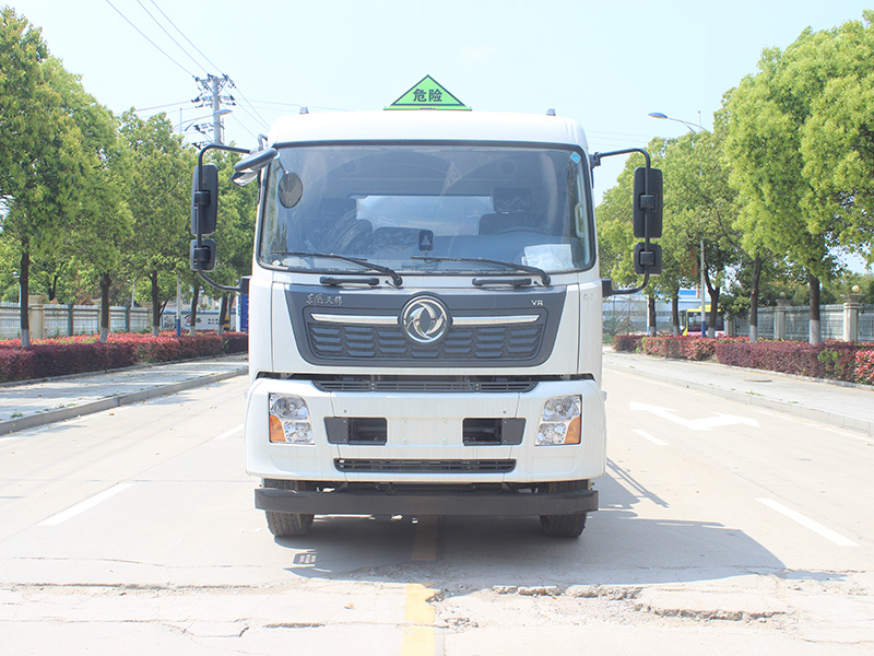東風(fēng)天錦10.1立方SCS5181GFWDFH6腐蝕性物品罐式運輸車